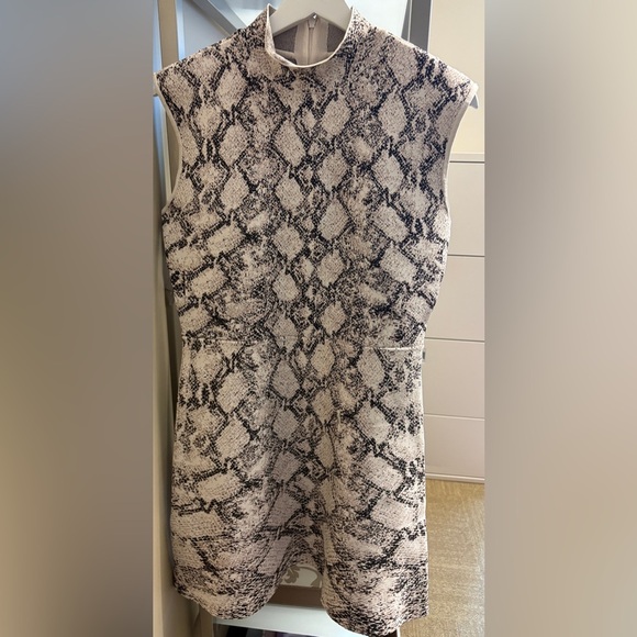BCBGMaxAzria Snake Print Fit/Flare cap sleeve mock neck Mini Dress size Medium - Picture 4 of 11
